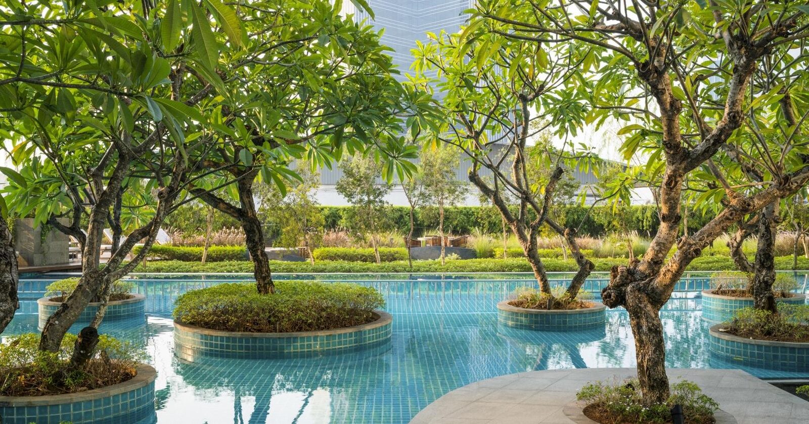 Swissôtel Jakarta PIK — pool